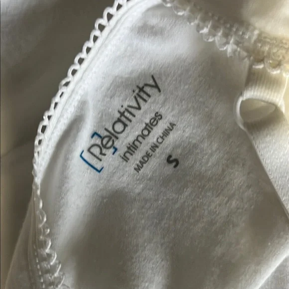 White Lace Trim Tank Top - Picture 5 of 5